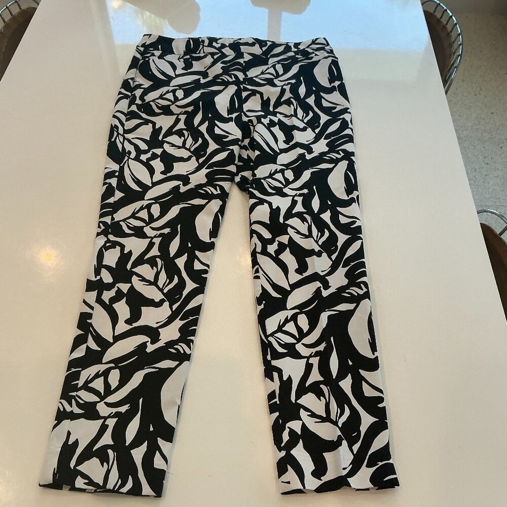 Chico's,  Brigitte Black & White Print - Ankle Length - size 1.5 R